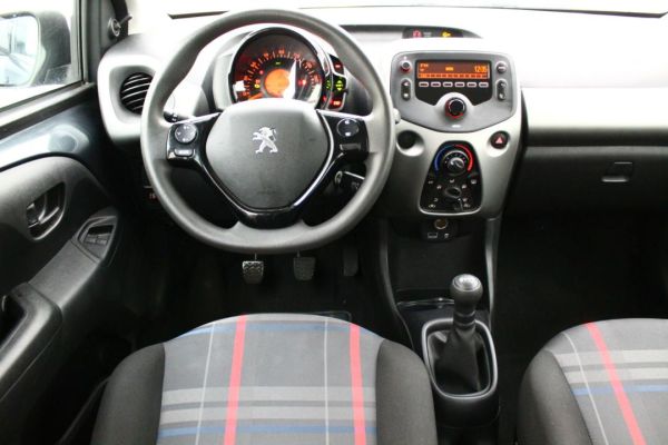 Peugeot 108 4