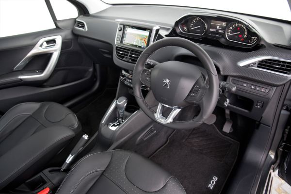 Peugeot 208  3